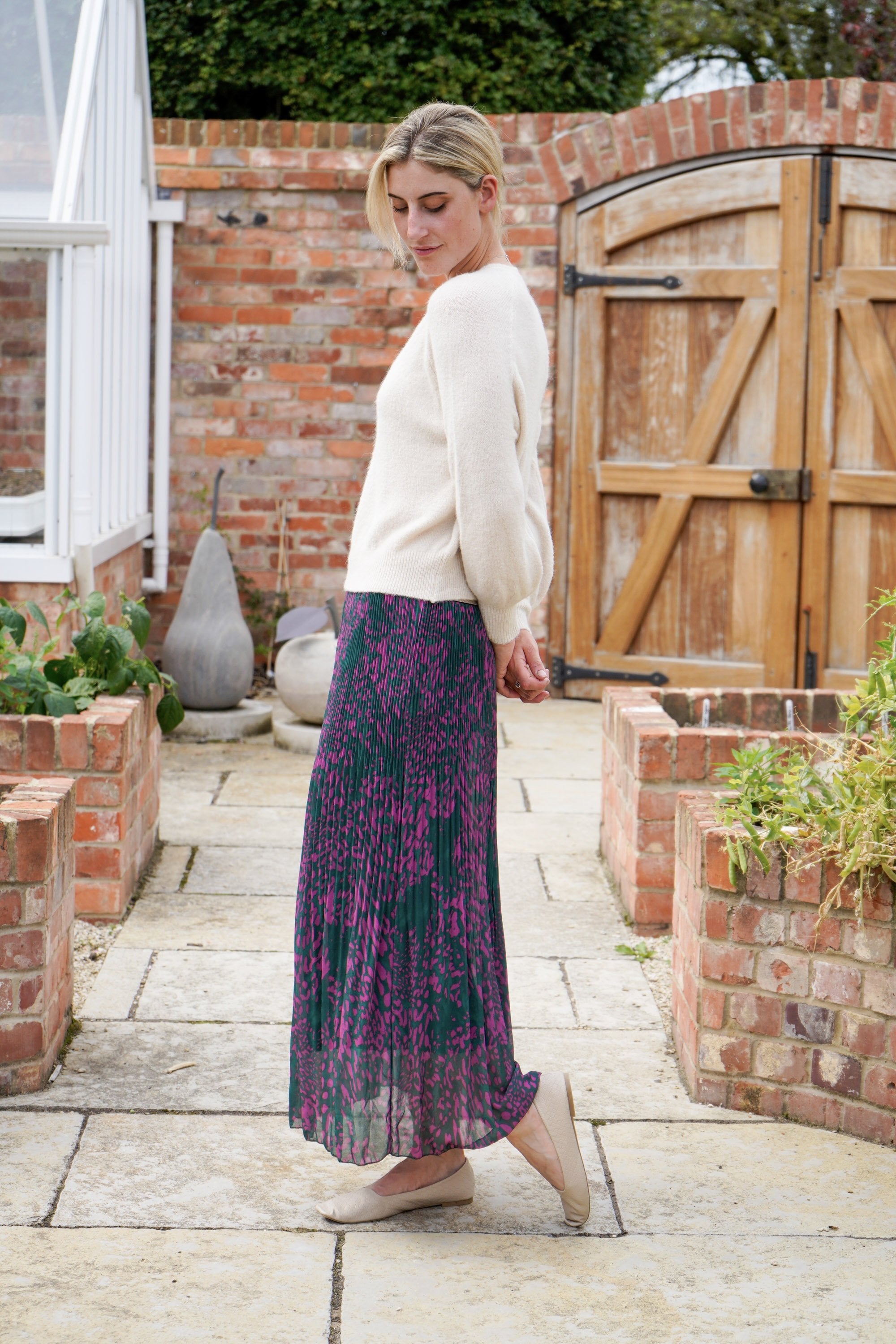Dark khaki/Purple