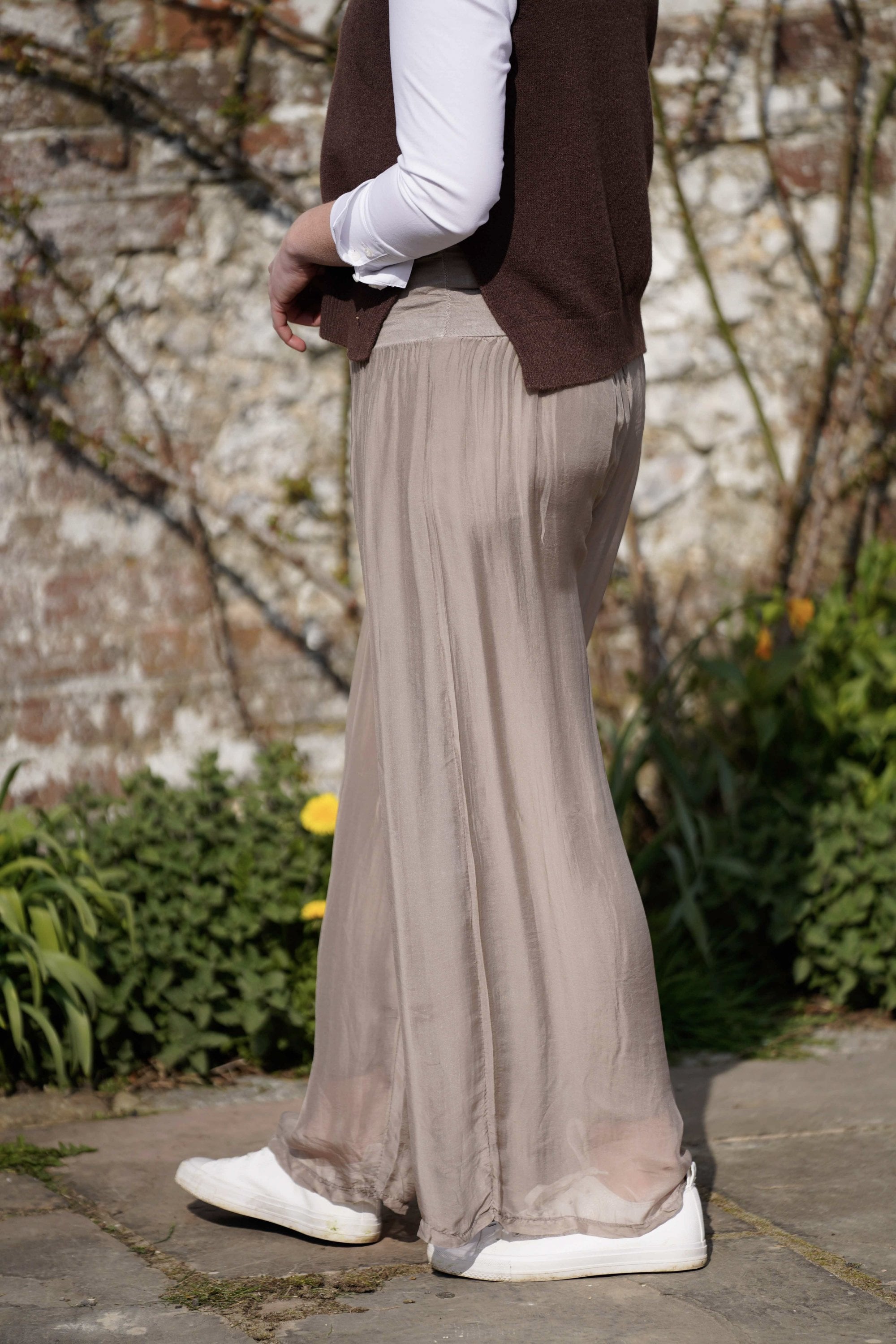 beige